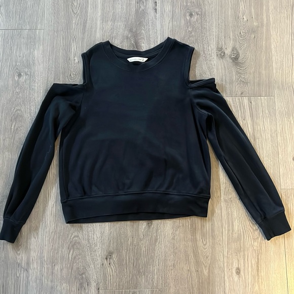 Abercrombie shoulder cut out sweater - Picture 1 of 3